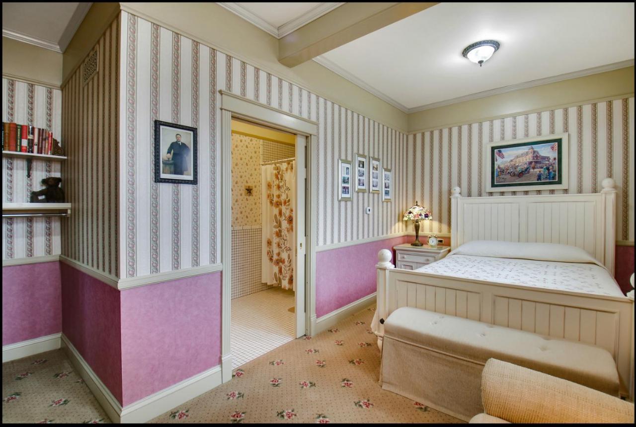 Carnegie Hall Boutique Hotel Ladysmith ภายนอก รูปภาพ